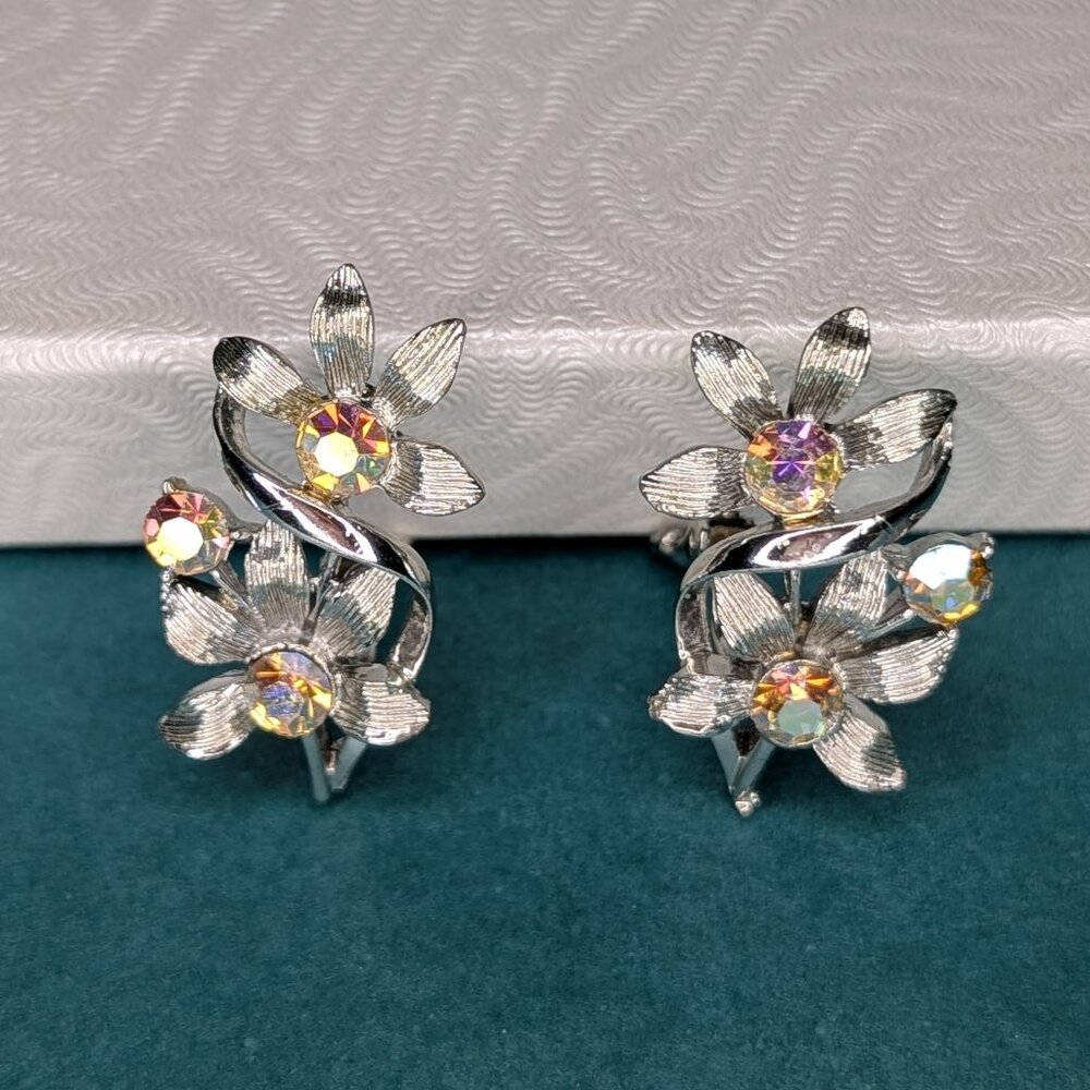 Vintage Coro Silver Toned Vibrant Prismatic Rhinestone Clip On Flower Earrings